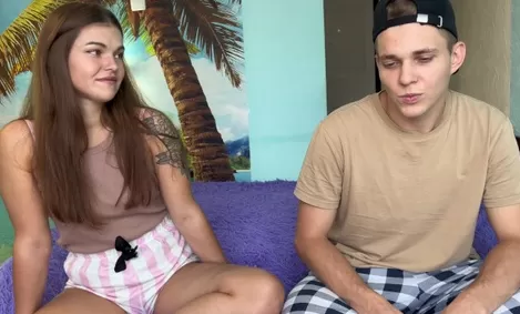 Былғары леггинстердегі қыздардың порносы