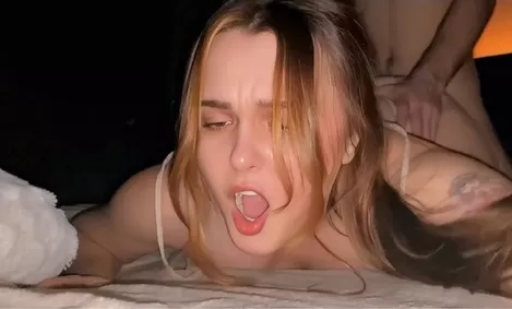 Аня Шаркунова жалаңаш