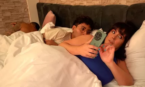 Ыстық Латина жігітінің тамырлы әтешіне секіреді