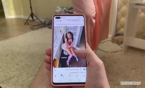 Жезөкше көптеген клиенттерді кезекпен қабылдайды Жақыннан жасалған оргазм туралы порно видео