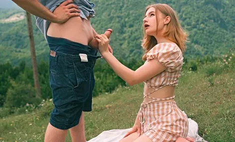 Байқау трусиларын шешті